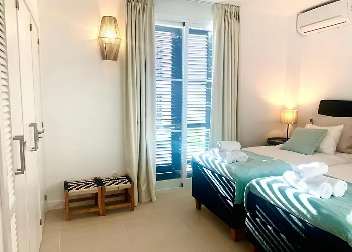 In Jardines De Golondrinas