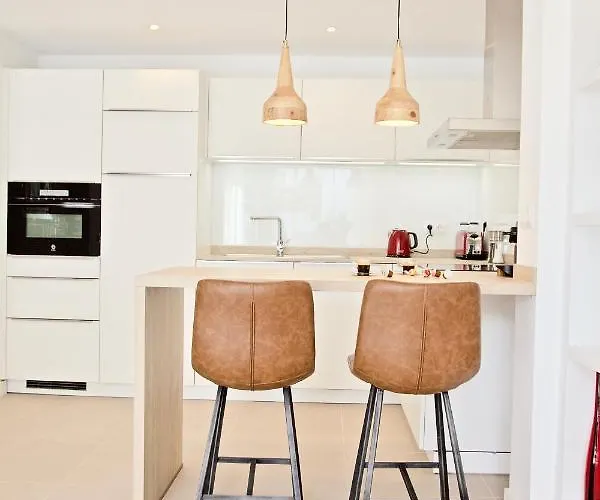 In Jardines De Golondrinas * Marbella