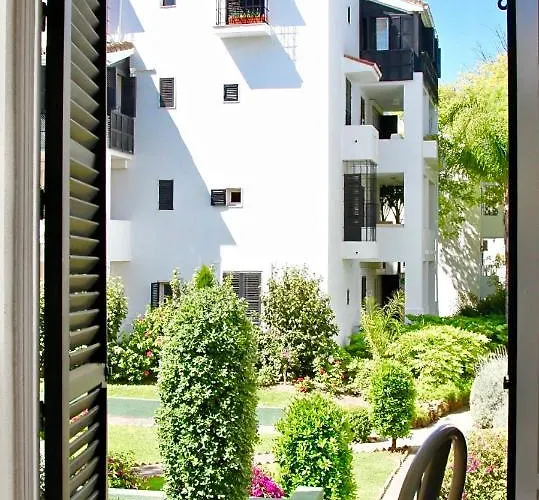 In Jardines De Golondrinas