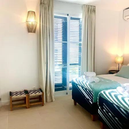 In Jardines De Golondrinas