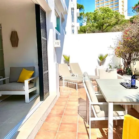 In Jardines De Golondrinas * Marbella