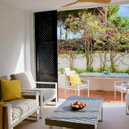 In Jardines De Golondrinas