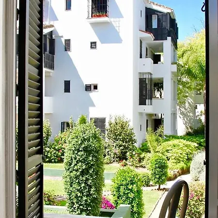 In Jardines De Golondrinas