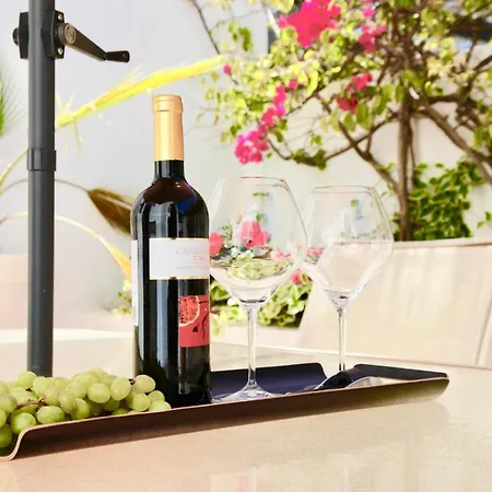 In Jardines De Golondrinas Apartment