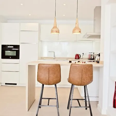 In Jardines De Golondrinas * Marbella